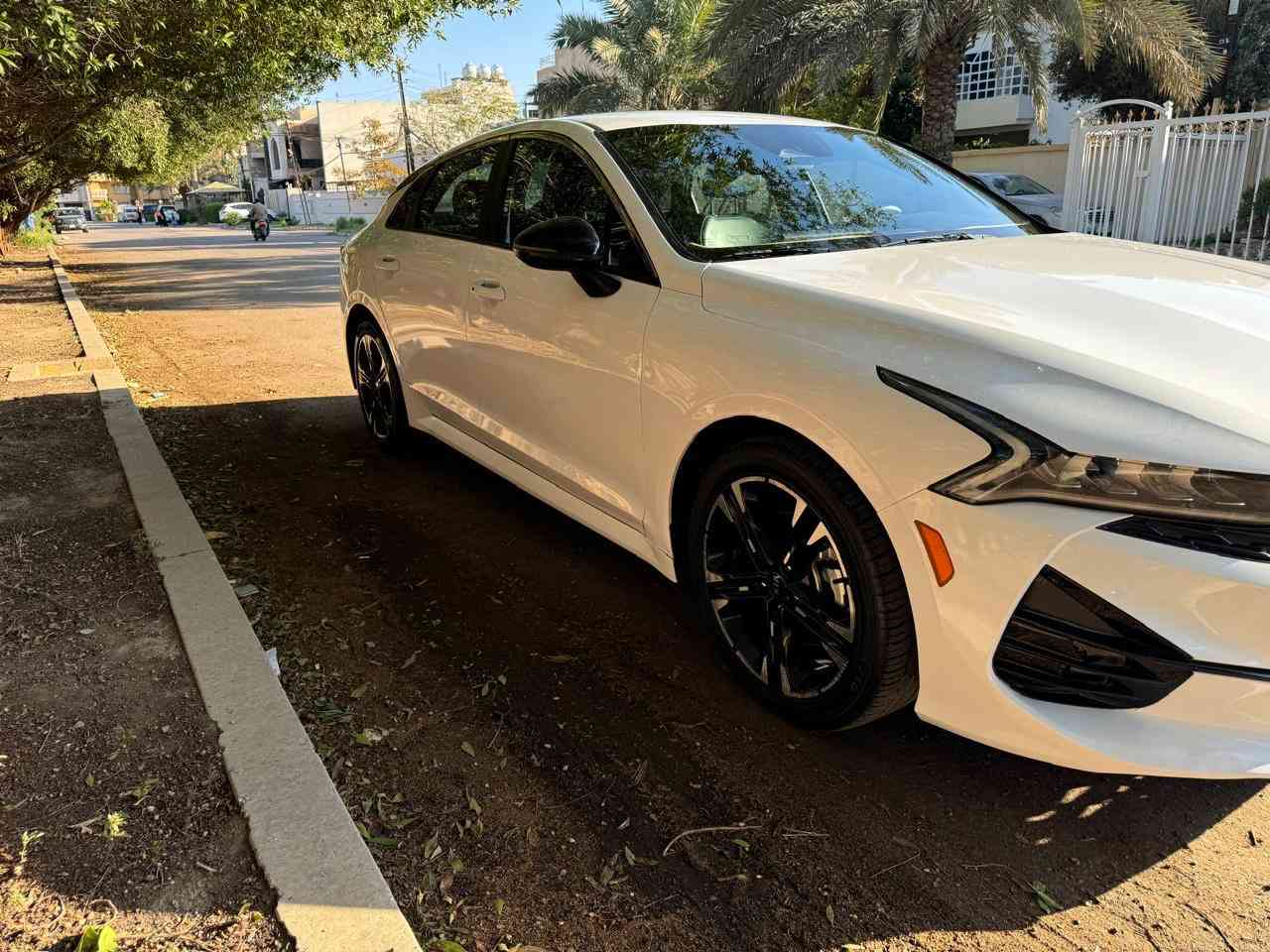 كي فايف 2021 وارد امريكي جي تي لاين رقم اربيل بأسمي 
المواصفات 
1600 تيربو 
ماشيه 40 الف كيلو متر 
كشنات جلد اسود 
بصمه
رادار امامي و خلفي و جانبي
مثبت سرعة
توقف تلقائي
سايد بريك دكمة
الحادث جاملغ خلفي وباب خلف السائق كما موضح بالصور
مكان السيارة بغداد 
السعر 192 
***********
