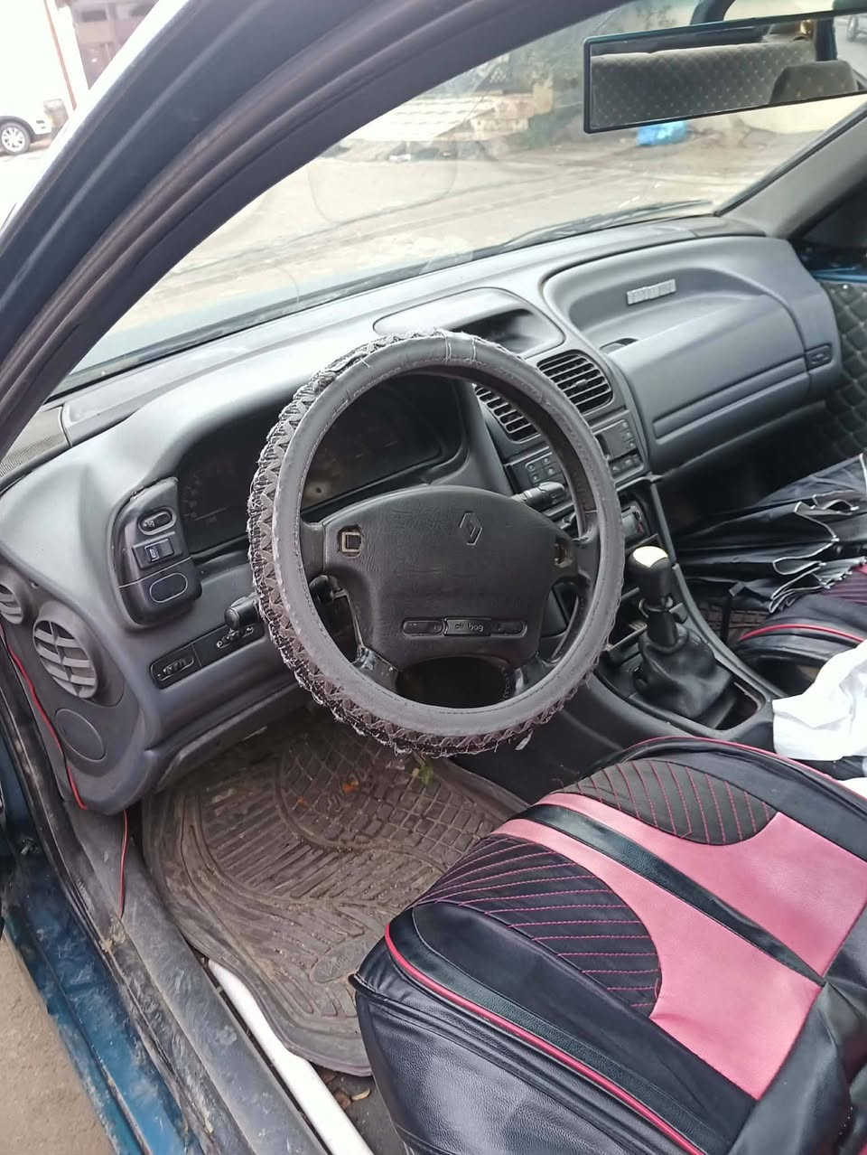 سیارە رینو مودیل 94 سیارە بدون عیب خیرە من اللە صاحبه موجود سعر11ورقە بی مجال بصیط مکانی کرکوک
رقم ***********
