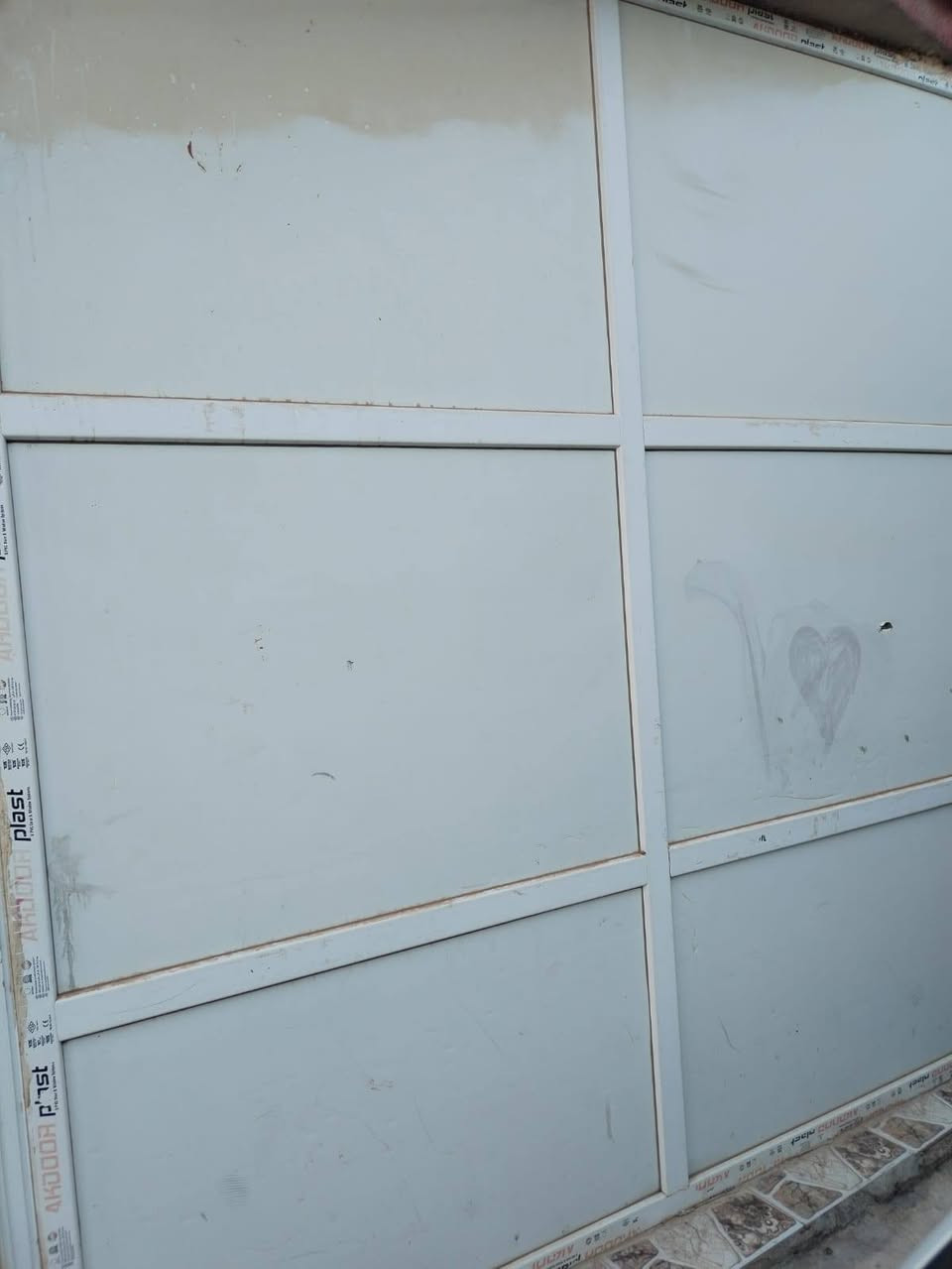 طول3
العرض3 + شباك وباب ***********
