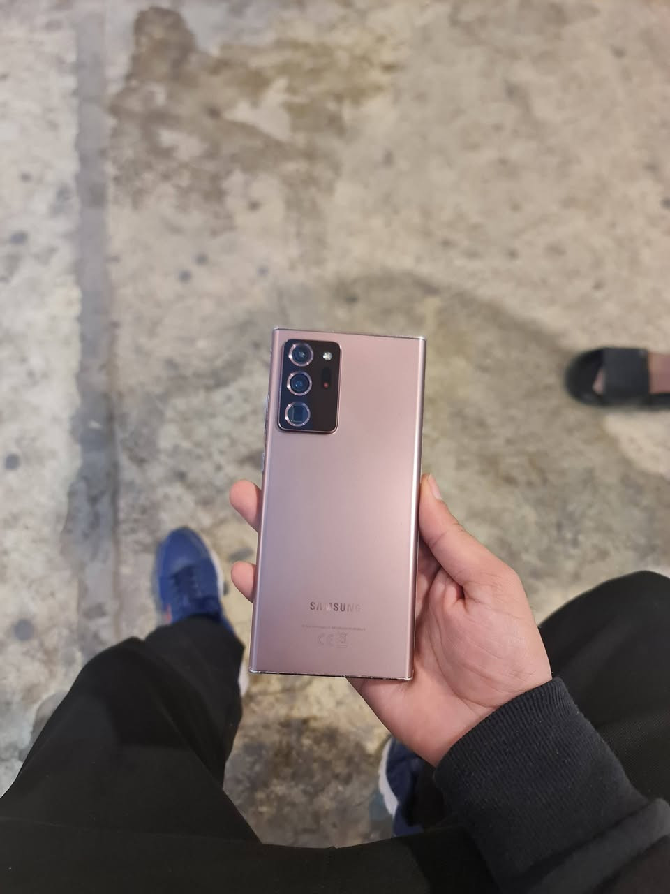 السلام عليكم 
نوت 20الترا 5G
رام 12
ذاكرة 256
الجهاز عربي 
 موضح بل صور نضافة الجهاز 
بدون ملحقات فقط جهاز 
السعر 330 الف
مكاني بغداد الكاظمية 
***********
توصيل ماعندي 
متواجد خاص
