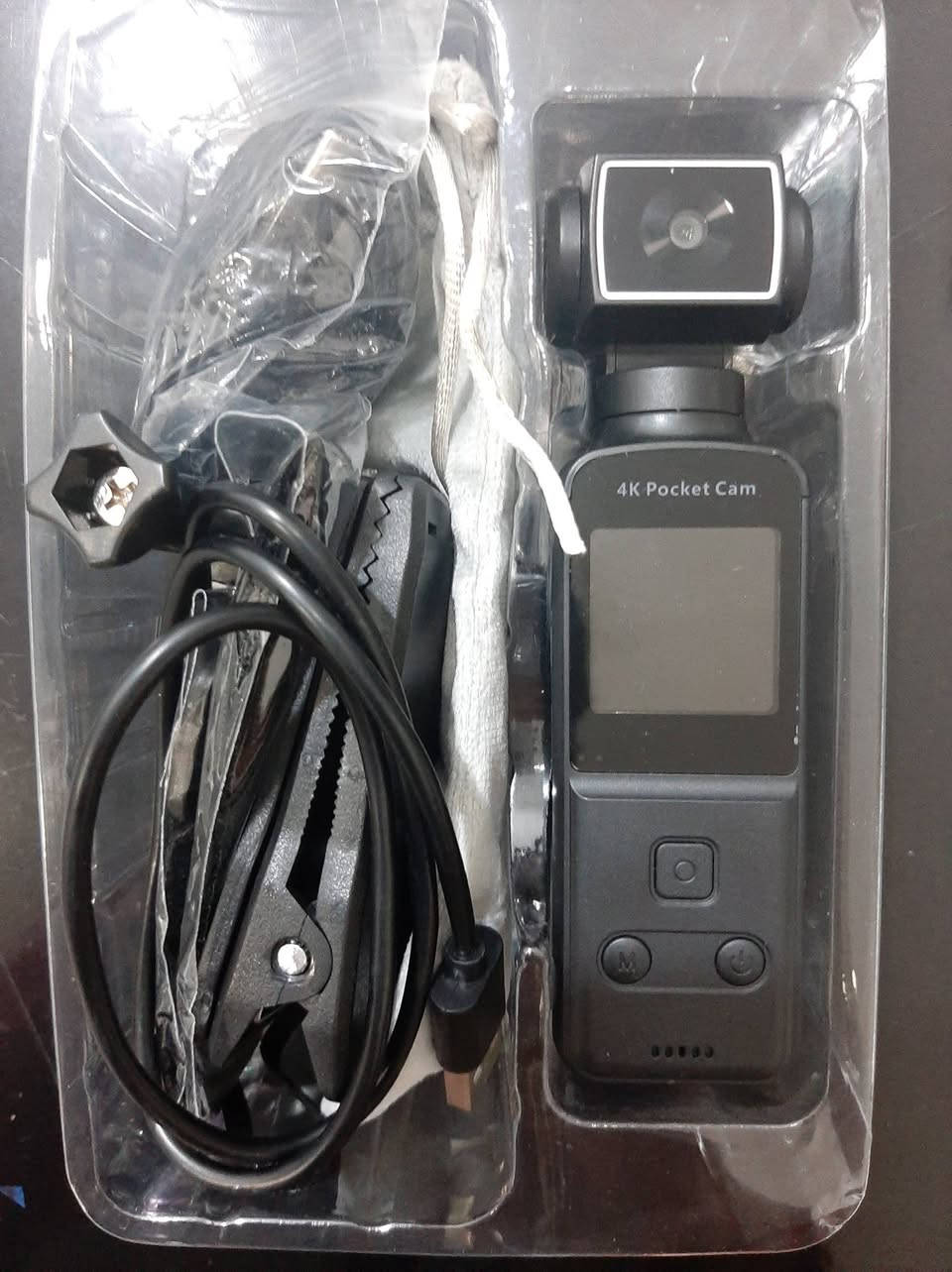 السلام عليكم
كاميرا بهذا الشكل للامانة اجتي شاشتها ما تشتغل فتحتها و لكيت الشريط مال شاشة ما كاعد عدل و صلحتها 
حاليا شغالة ١٠٠% شرط الفحص 
جاي تنباع ب٥٠ اني ابيع ب٣٠ وبالعافية


**إذا كنت صاحب هذا الإعلان وتريد حذفه لأي سبب، رجاءا أرسل رسالة إلى الدعم الفني**