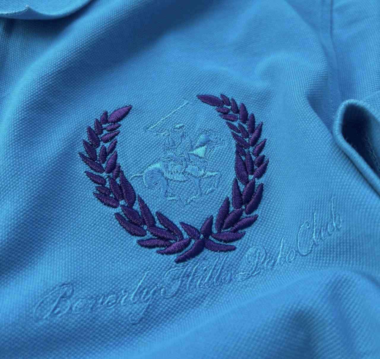 Beverly Hills Polo Club 
(پولو بيفرلي هيلز)
قُطن 100% بنسيج الـ "Pique" الشهير لقمصان البولو (النسيج المُحبّب الحجرب، الذي يسمح بمرور الهواء).

القياس XL 
عُرض الصَدر 58 _ الطول 73 _ وزن 90_95.


**إذا كنت صاحب هذا الإعلان وتريد حذفه لأي سبب، رجاءا أرسل رسالة إلى الدعم الفني**
