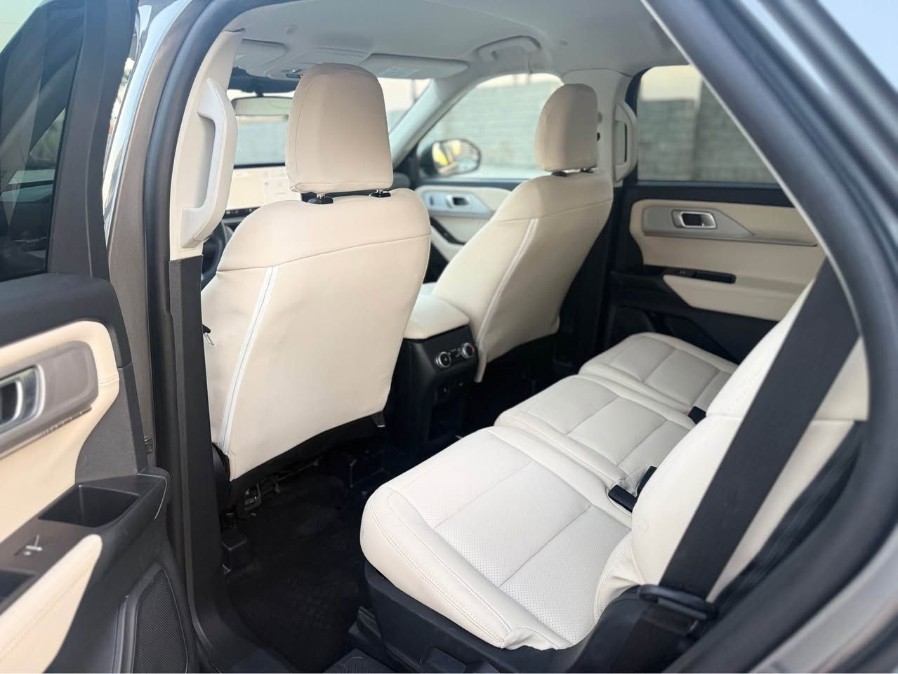 بسم اللە الرحمن الرحيم 
كوردي عربي
تةنها نيو ميلًروشتووة واتة سفرة 
فورد اكسبلورر ٢٠٢٥ فول بئ پانوراما active
 شكل گوراو بصمە شخال و دبل اكسل   كوشن هيتر سوكان هيتر كوشن دو ره نگ و جلد و   كوشن تيتانيوم كامل رادار مكينە ٤ بستون توربو مرخوب 
   ده رگاي دواوه جةگ شاشة ديجتال و 
 نرخي ٢٩٥مجال 
سئ مانگي لةگةلة بورةقةم 
تةنها دوو پارچة بوياخ بئ ناوگرتن راديتةر و پيشي هةمووي بيلادة ئاو روني شةريكةية ... 

0770 152 5035 

0770 151 9905 

عربي 
‏                             ﷽
         اللهم صّلِ وسَلّمْ عَلۓِ نَبِيْنَا مُحَمد ﷺ
‏                     السلام عليكم 👋          
الرجاء الشراي يتصل/السعر ٢٩٥ورقە بيه مجال  

آسيا   /  واتس اب فايبر /
0770 152 5035

0770 151 9905 
                           

#محرك_4_سلندار_توربو  مرخوب
موديل ٢٠٢٥
مواسفات active 
بونيت و جامرلخ صبخ بدون دواخل 
دهن و الماء شريكة رادىترات بيلادي 
فول فول مواصفات داخل بيجي تيتانيوم 
ماشية نص مايل يعني زيروو 

١—لون نفطي 
2- بصمه 
3- بريك بصمه 
4- فور ويل AWD 
5- تشغيل عن بعد 
6- مثبت سرعه 
7-نضام ABS
8- مانع انزلاق
9-حساس أطارات 
10-بك لايت ليد
11-شاشه كبير 
12- كامره دواره
13- كشافات امامي
14-شاشه اعطال
15-ويل كورم
16-رادار جانبيه
17-رادار نقط العمياء
18-رادار الخطوط البيضاء 
19-اشاير بالمري 
20-كشنات تدفئه
21-كشنات جلد
22-‏كشنات ‏كهربائي
23-ستيرن هيتر 
24-نضام قياده أيكو + سبورت +سمارت +نورمال
25-بلوتوث + aux + usb
26-فول تحكم ستيرن
27-كير أوتو + عادي
28- ئوتو بريك 
29-‏ ‏تبريد ثلاث قطع
30- شحن اللاسلكي 
31- صندوق شفت 
32-‏Led +  زينون
33-ئوتو هولد
34-كشنات 7 ركاب VIP 
35-حساسات الخلفية 
26-صندوق شفت 
27- داخل كريمة

.. تبريد لمس + تبريد منفصل+ تبريد مركزي

ملاحظات 📝 "
 

السياره جاهزه ومابيهه اي نقص على وضع الشركه

مكان السياره السلمانيە 

0770 152 5035
 
0770 151 9905 السليمانية, العراق
