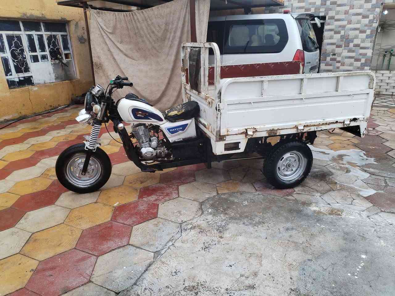 سلام عليكم ستوته للبيع مديل 2018 اوراقهه كامله مكينه مامفتوحه ستوته جاهزه السعر  واحد او 300 مابيهه مجال مكاني شطره عله طريق الدوايه هاذه الرقم ***********
