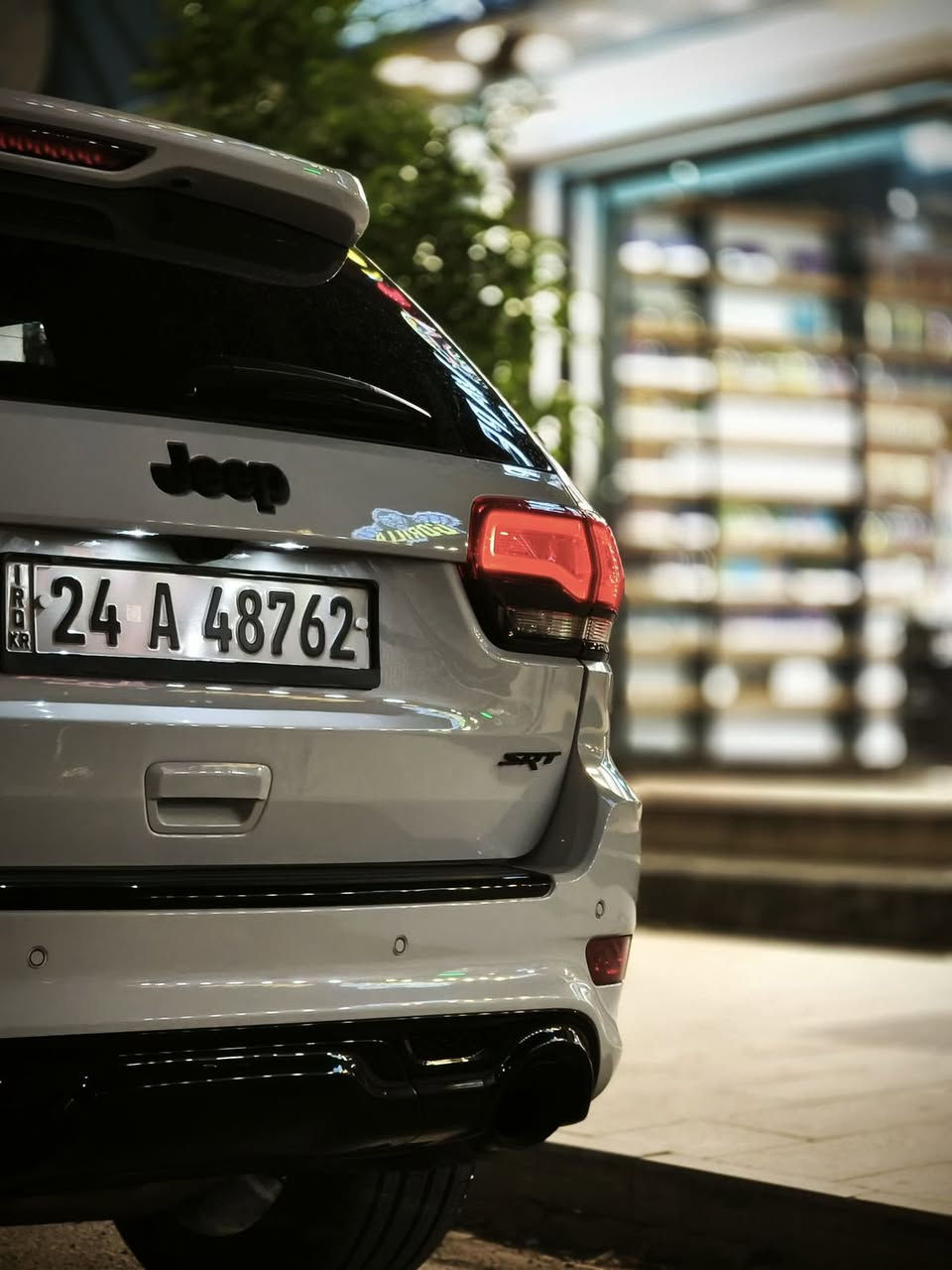 السلام عليكم
جيب شيروكي الفئه اس ار تي - Jeep SRT
 الموديل : 2021 السياره خليجي وكالة هارلم
 
العداد :54الف ميل
حاله سياره ؛؛؛ كلين تايتل

المواصفات
*عداد السرعه   ٣٠٠   كيلومتر / ساعه  
* رادار امامي مع مانع تصادم . 
* نظام الاسطفاف الالي (اوتوپارك) . 
* نظام تحذير الخروج عن المسار . 
* دفع رباعي 4x4 . 
* فرش المقاعد من الجلد والشاموا . 
* دشبول مغلف بالجلد  . 
* صفي المقاعد الأمامية كهربائية .
* ذاكرة لحفظ وضعيات الجلوس ( كرسي السائق ميموري) . 
* صفي المقاعد الأمامية مع تبريد وتدفئة . 
* صف المقاعد الخلفية مع تدفئة . 
* انظمة القيادة على حلبات السباق  (رياضي) . 
* نقطة عمياء  ( رادار جانبي) .
* ويل تراك هوك  اكبر حجم قياس 20 انج .
* مقود ( ستيرن) السائق من الجلد  .
* مقود  (ستيرن) السائق كهربائي . 
* تدفئة ستيرن . 
* سقف بانوراما .
* شاشه كبيرة مع نفكيشن GPS . 
* شاشات خلفية.   3 شاشات
* مشغل إقراص DVD /CD. 
* مصابيح امامية زنون . 
*مصابيح اماميه متحركة  (دواره) مع المقود  
* المصابيح الأمامية مع LED لايت . 
*مصابيح خلفيه (بك لايت)  لد
* كشافات ضباب بروجكتر زنون . 
* سقف المقصورة مغلف بالشاموا . 
* تشغيل عن بعد .
* صندوق كهربائي .
* حساسات أمامية اصليه تظهر في الدشبول . 
* حساسات خلفية اصليه تظهر في الدشبول  .
* كاميرا خلفية اصليه دواره  .
* بخاخ ماء لتنظيف المصابيح الامامية (زراك لايت) .
* مرايا متحسسه للضوء العالي . 
* مرايا جانبية قابلة للطي  (شفط) . 
* بلوتوث تلفون . 
* محدد سرعة  ( كروز سرعه ). 
*  رادار خلفي نظام بريك اوتماتيكي ( Auto Break System ) .
*ايرباكات عدد ١٢ 
*نظام صعود مرتفعات
*نظام تزحلق 
*نظام معرفة ضغط الاطارات
*نظام اقتصاد بالوقود eco
*نظام مكابح  EBD
*العنوان كركوك
***********
*السعر 440$
