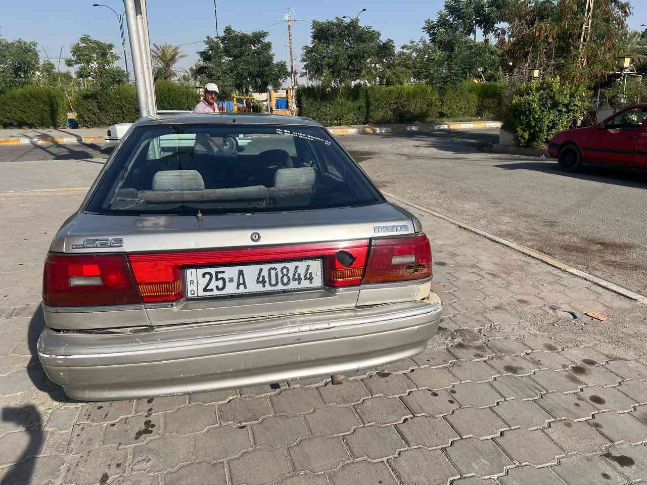 للبيع مازدا 626 موديل ٩١ گير ومحرك شرط ٨ بخ بيها تبريد بس عاطل سنوية لل ٢٩ بيها بطاقة بانزين شرط التحويل بيها ضربة بالجامرلغ اللي خلف السائق
 السعر ٣٤ ورقة وبيها مجال
يرهم مراوس
العنوان كركوك
***********
