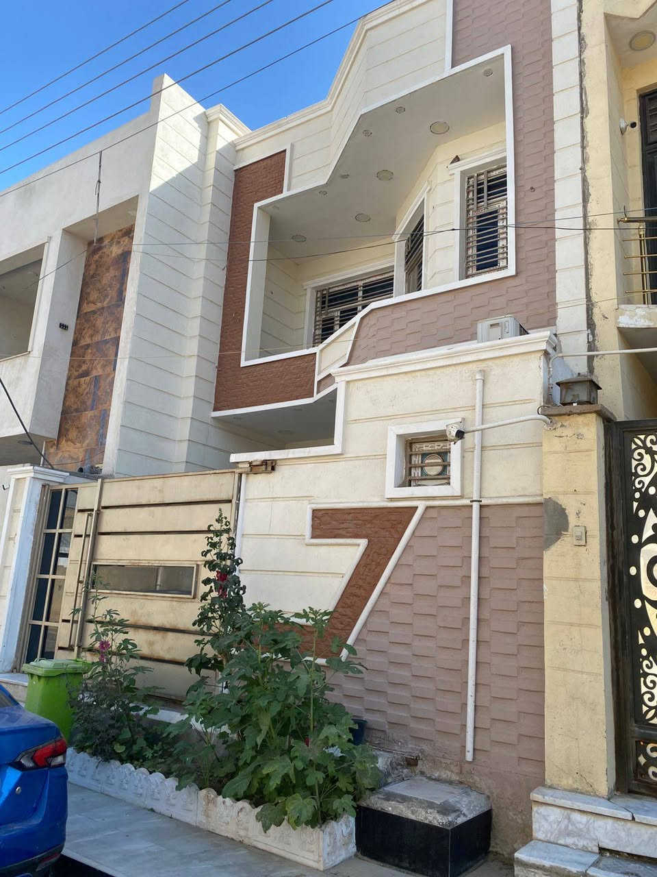 بيت للبيع مساحة 125 متر، العنوان الكفاءات خلف روضة المفكر الصغير الأهلية، بناء 2022 حديث، كونكريت
طابقين ونص
الواجهة 6 وربع، النزال 20 
السعر خاص أو الأتصال ع الرقم 
***********
