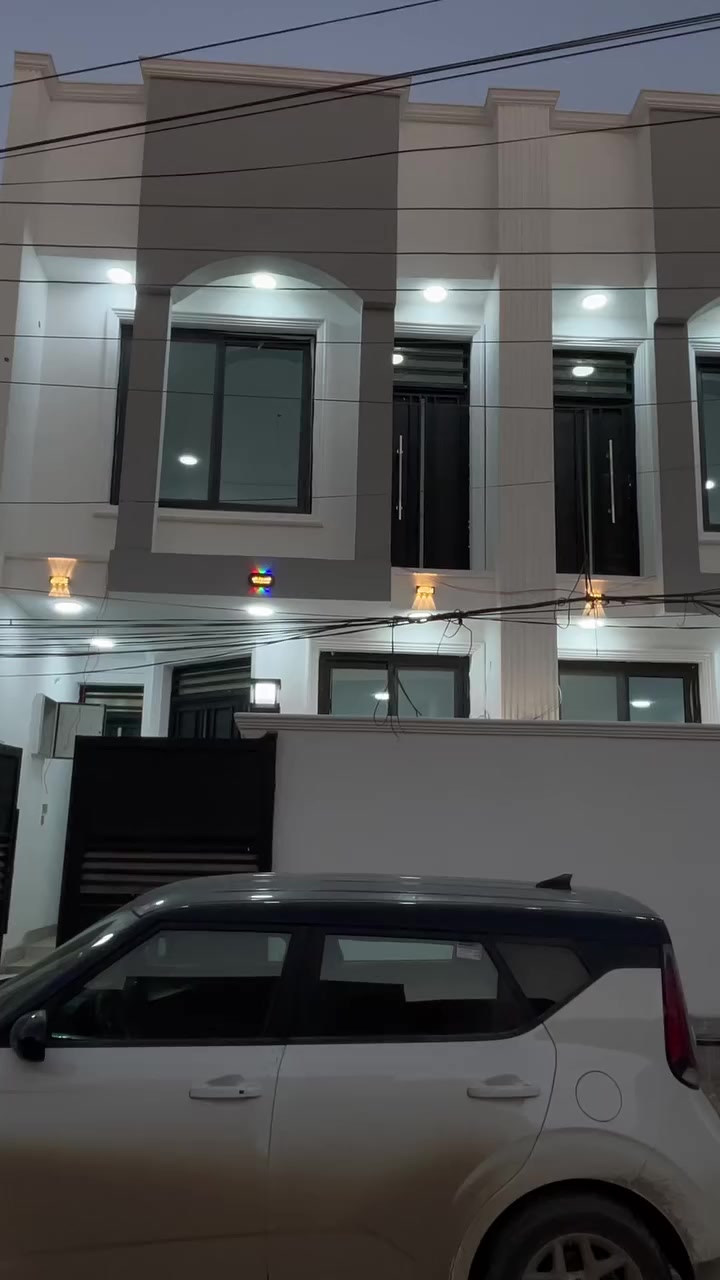 يعلن مكتب عقارات {اضواءالمدينه }عن توفر مشتملين للبيع طابو صرف /

المساحه الكليه /200 م /المشتمل الواحد 100 م 

🔅🔅🔅🔅🔅🔅🔅🔅🔅🔅🔅🔅🔅🔅

🌍موقع الدار /حله/بدايه شارع80 جهه كربلاء -خلف مجمع التساهل /خلف التجاري مباشرا /عرض الشارع 10 م 

⚜️⚜️⚜️⚜️⚜️⚜️⚜️⚜️⚜️⚜️⚜️⚜️⚜️⚜️

للاستفسار اكثر مراجعه المكتب او الاتصال ☎️***********

🌏عنوان المكتب /حله /بدايه شارع 80 جهه كربلاء -مقابيل اسماك الشجيري 

❇️ملاحظه نستقبل كافه العروض لمن يرغب بعرض عقاره 

{بيوت -تجاري -قطع -دوانم -ايجار-بيع -شراء }
