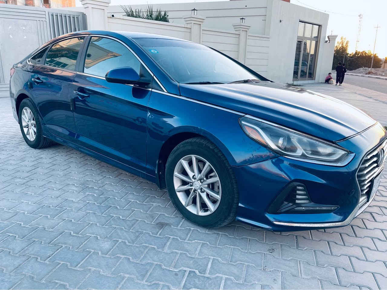 السلام عليكم سوناتا 2018 وارد امريكي  حادثه من امريكه فقط بنيد ومصلح نفسه وهنا بالعراق صار بيه بارت بالمدكر الخلفي ونصبغ جزء منه مكينه وكير وحداده وتبريد مكفولات ماشيه 65 الف السياره ما بيه تبديل  السياره جاهزه للاخير ما اتعب 
السعر 120 ورقه 
📍/ياسين خريبط 
📞/*********** Singapore
