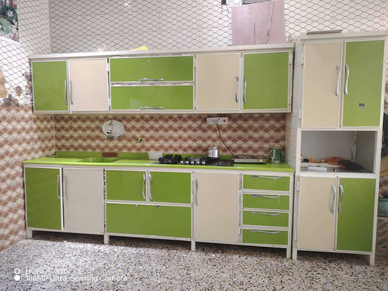 كاونتر للبيع تفصال درجه أوله مفصله ٤متر مع طباخ وشافط السعر ٨٠٠ وبي مجال البصره قضاء المدينه ***********
