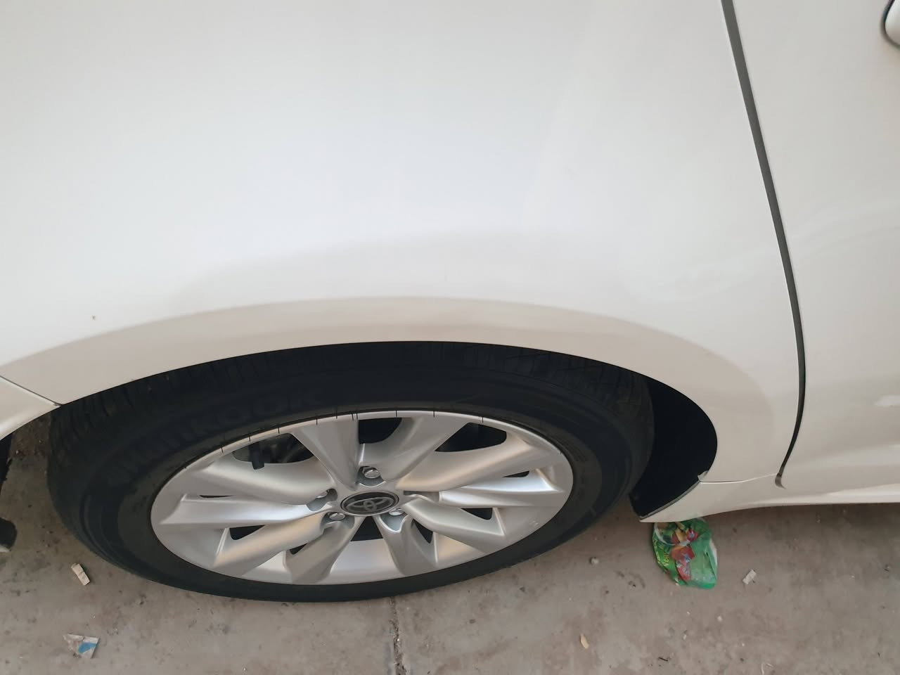 كورلا  ٢٠٢٥ 
 خليجي  
 عداد المسافه 24000 km وقابل للزياده 
 الموديل 2025
 سعة المحرك 1,8L
 مرتبط بناقل حركة أوتوماتيكي 
 عدد AIR BAG 8
 سلايد رووف
 لايت زينون + LED
 حجم الاطار 205/55R16 
 ويل كب 16
 مفتاح التشغيل بصمة
 دشبول ديجيتال 
 شاشة اصلية
 كاميرا 
 المقاعد جلد اصلي
 تتسع المقصورة ل 5 ركاب
 مثبت السرعة Cruise
 تحديد المسار
 المودات والأوامر الصوتية
 فحص أنظمة السيارة 
 حساسات ضغط اطارات 
 تبريد شاشة
 قطعتين تبريد
 هاند بريك بصمة
 نظام مانع الانزلاق 
ا ISOFIX    ايزو فكس
 اوتو هولد Auto Hold 
 اشارة في المرايا الجانبية
 مخرج منفذ الطاقة
 ا  Bluetooth 
 تطعيم الدواخل ألمنيوم 
جام تغليف عازل حراري 
ارضيات حوضيه 

الهاتف ***********
ملاحظه يوجد ضرر بسيط بالجاملغ الخلفي الايمن  موضح بالصوره
