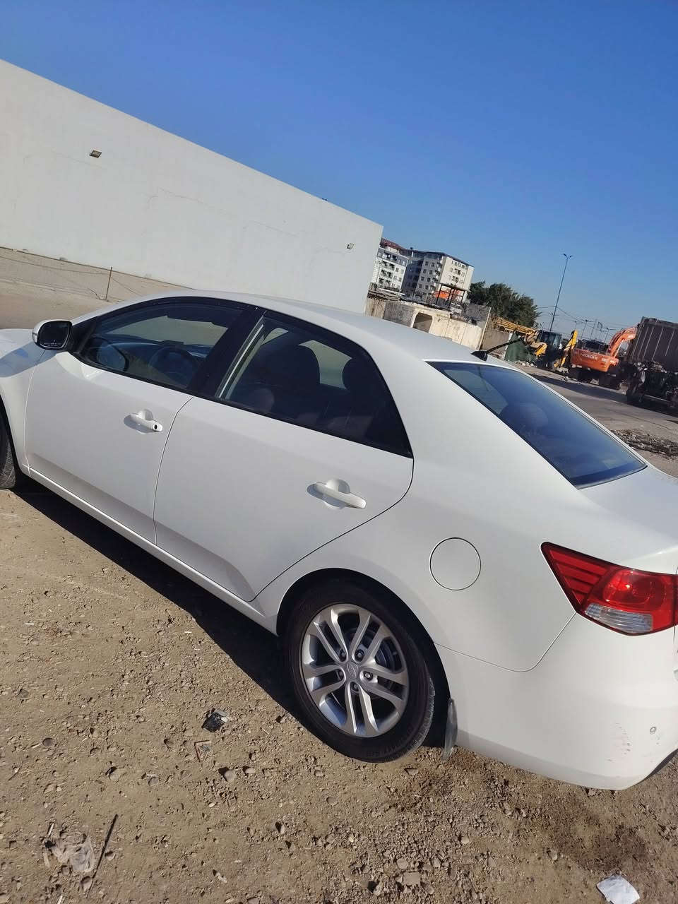 سلام عليكم كيا سيراتو للبيع موديل ٢٠١١ رقم أربيل جديد بسمي محرك ١٦٠٠ حدادية كير محرك بحالة جيدة بدون صبغ السيارة للاستفسار الاتصال على رقم *********** واتساب
