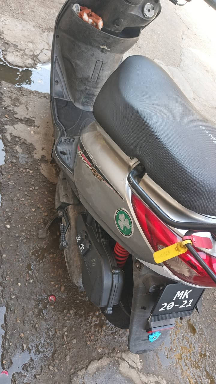 دراجه بريز لايت ناصي dxمحسن
الدراجه كلها واضحه بلصور نكره سلف كهربائيات شغاله مكينه ممفتوحه كلجات ممفتوحه هندر شغال كلها نضيفه 
السعر 700قفل قفل قفل قفل 
650 ماابيع قلفها 700
وهذا السوك كلشي بي 
مكاني بغداد 
رقمي ‏‪***********‬‏ موجود واتساب وخاص
