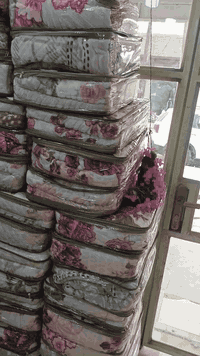 سلام عليكم متابعين مهند زنوبه اليوم العرض مالتنه اجنن كل قطعة بطانية 10 مع التوصيل توصل ألباب البيت فقط عشرة آلاف 
هاتف ***********
