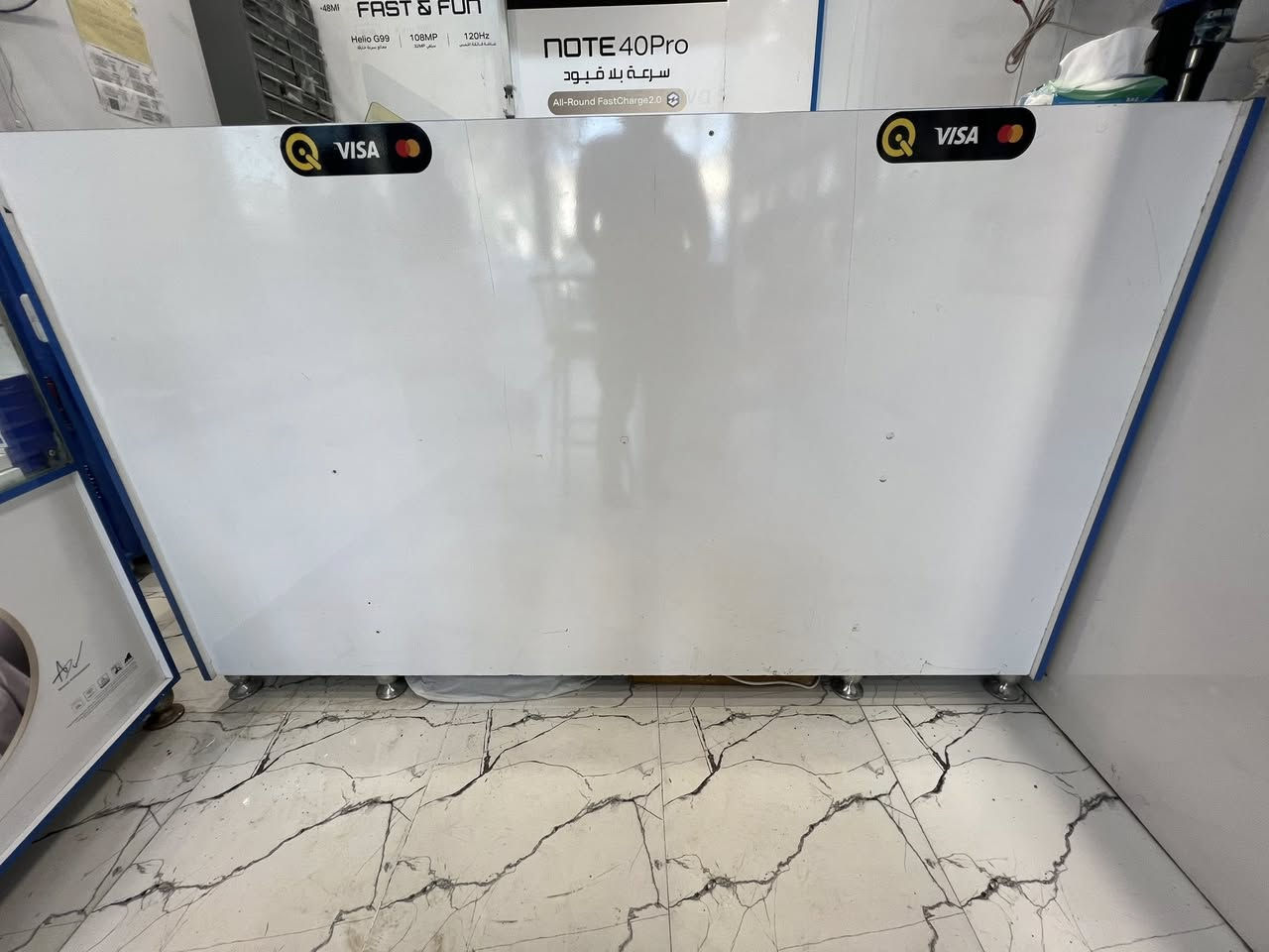 سلام عليكم غراض كلش نظيفه قيم اخذ بس لا تكسر بيهن
رقمي تواصل واتس ***********
مكاني حلة
ميز كاشير 
عرض 50cm
طول 2m
ارتفاع 1.25m
عارضه افقية موبايل
عدد5 
طول 2.10cm
عرض 1m

ميز صيانه
طول 1m
عرض 55cm 
ارتفاع 90cm
