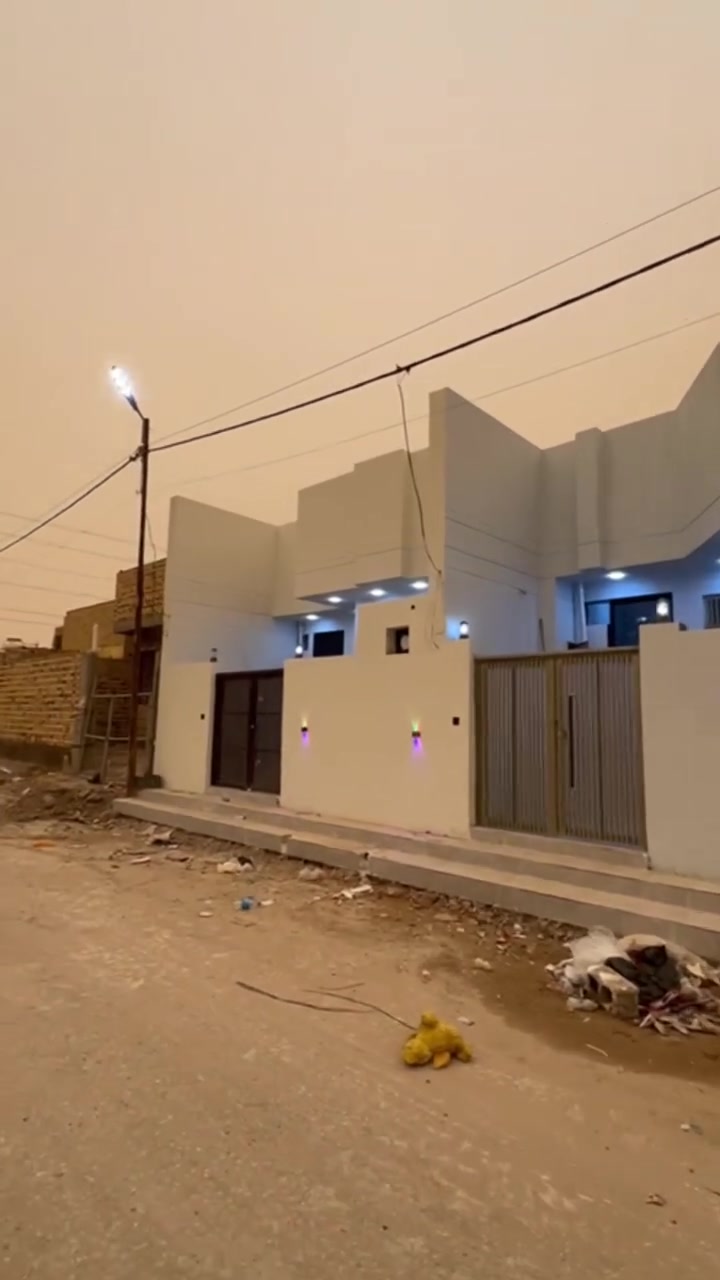 ثلاثة منازل زراعية للبيع بأسعار مناسبة في مدينة الديوانية، على طريق السنية السياحي داخل مجمع توحيد.

تبلغ مساحة كل منزل 133 مترًا مربعًا، وبواجهة 7 أمتار.

يحتوي كل منزل على:
• غرفتي نوم إحداهما ماستر
• استقبال
• صالة
• مطبخ
• دورتَي مياه

البناء حديد، والمنازل غير مستخدمة سابقًا.

للمزيد من التفاصيل، مراجعة مكتب صناع المال للعقار:

📞 ***********
