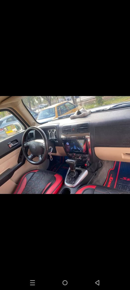 سلام عليكم همر اج ثري 
موديل 2007 
بس باب الصدر صبغ فقط 
الفور ويل ملغي سيارة جاهزه 
وغرضهه موجوده اذا تريد ترجعه 
كير مكينه تبريد بلاد مكفولات 
محرك خمسه سلندر 3700 
قبق ابيض اي نفص مابيهه شراي يتصل عل رقم ***********
