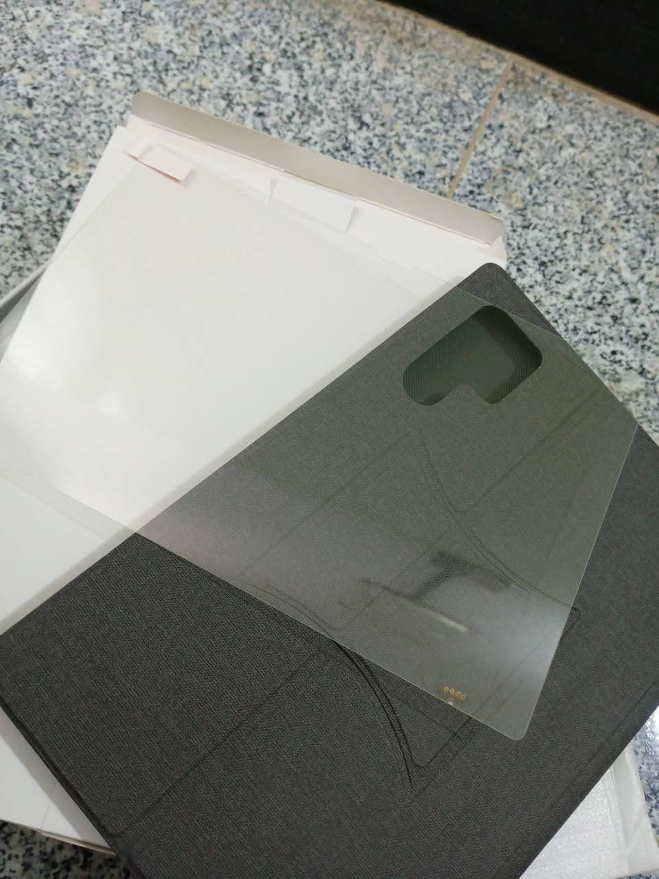 ايباد جديد ماصارله7ايام ايباد نضيف 100/100بيجي60فريم 
سعره 150وبي مجال مستعجل عله بيعته ماكني ديوانيه رقمي ***********
