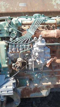 محرك فالفو مع خنزيره 12v10مع راديتر مجهز جديد ممشتغل المحرك 0770069453...