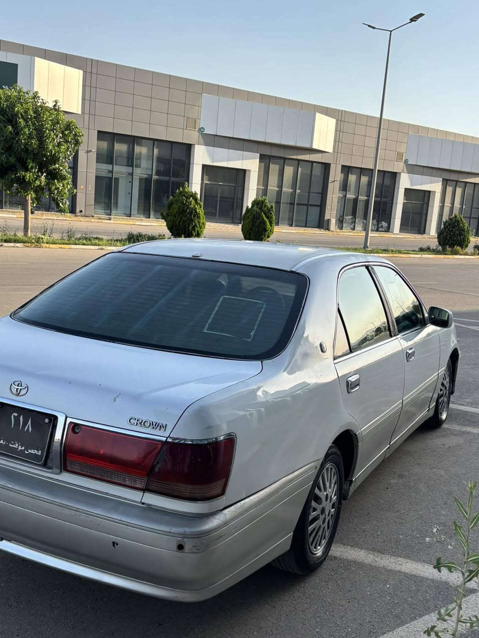 مەلیکە ۲۰۰۱ ڤی ڤی تی بڕاوە 
۱ دوگمە 
کەڤەرو شانسی گۆڕاو بەشەرت 
دەعمو لێدراوی نیەو پێش و پشتی کەپسە 
سەیارەکە کۆدی بۆکراوە 
سعری ۳۲ گەڵاو مەجال
*********** دخان, السليمانية
