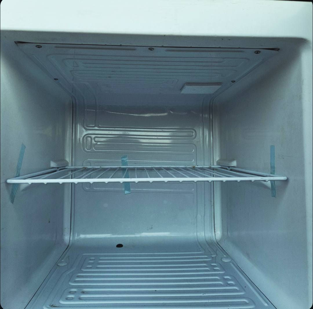 ثلاجه اخت الجديده نضيفه كلش تبريد ثلج اطيك ضمان اسبوع 
١٤قدم عنوان بغداد العبيدي سعره ١٥٠ 
***********
