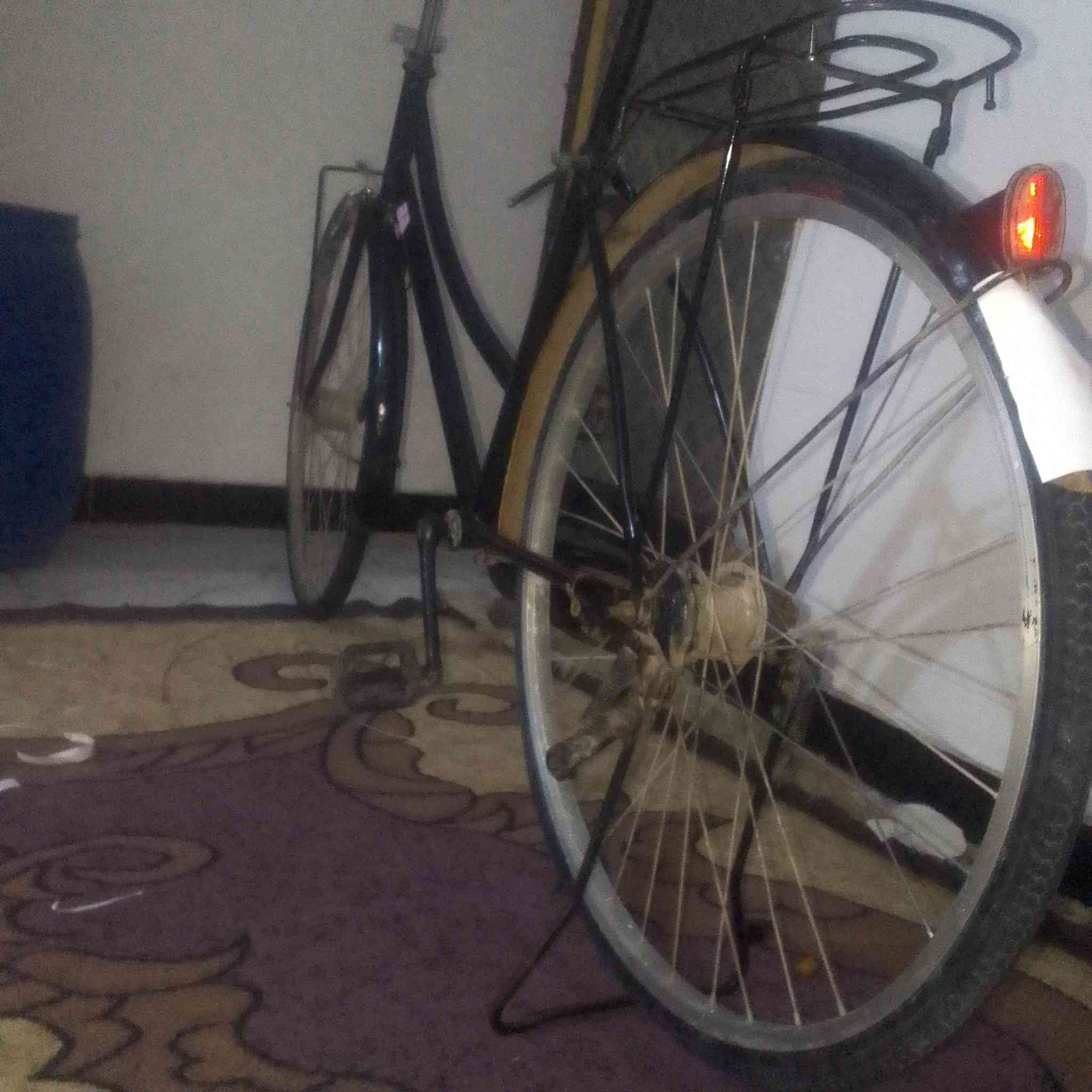 سلام عليكم ورحمه الله وبركاته اخواني باسكل حجم 27 بالة كفالة عامة سعر 50 وبي مجال للشراي *********** أو تعال خاص مكاني سبع البور شارع الالف
