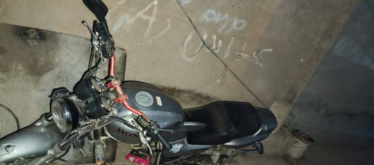 للبيع بطح 750  عاطل فار يطق  محرك مفلش   كابريتات  موجوده  كور  سلندر    ذراعات محرك كامل ***********   مكانو شرقاط
