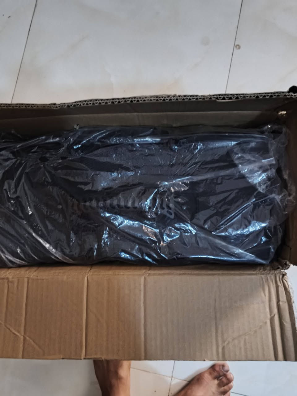 جنطت سفر جديده طك كرتون هيا وملحقاتهة كامله للبيع  سعر ٥٠الف مكاني ديوانيه نتصل عل رقم ***********
