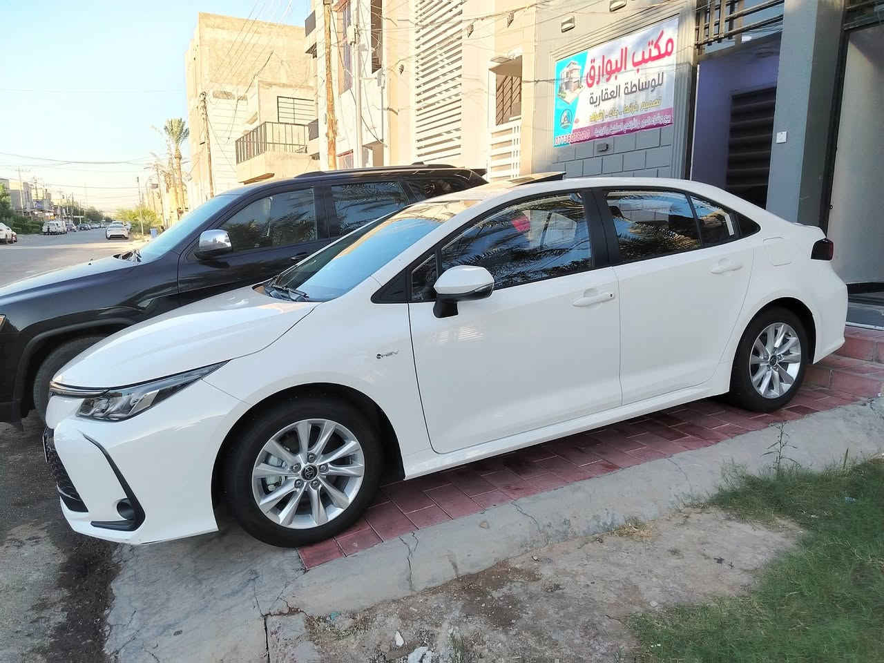 سلام عليكم

للبيع كورلا هايبرد 2025
ماشية 12kالف 
Corlla 2025HEV
رادار امامي 
تحديد مسار 
خروج عن المسار 
3انظمة قيادة 
هاند بريك اوتو 
اوتو هولد 
كامرة خلفية دوراة 
توقف ذاتي 
جلد اسود
بصمة عدد 2
سلايت رؤوف 
السيارة مكفولة كفالة عامة من الصبغ والتبديل والبارد والشخوط والرصعات شرط الفحص…
السعر 162 وبيها مجال بسيط 
مكاني بغداد الكرخ
للاستفسار ***********
