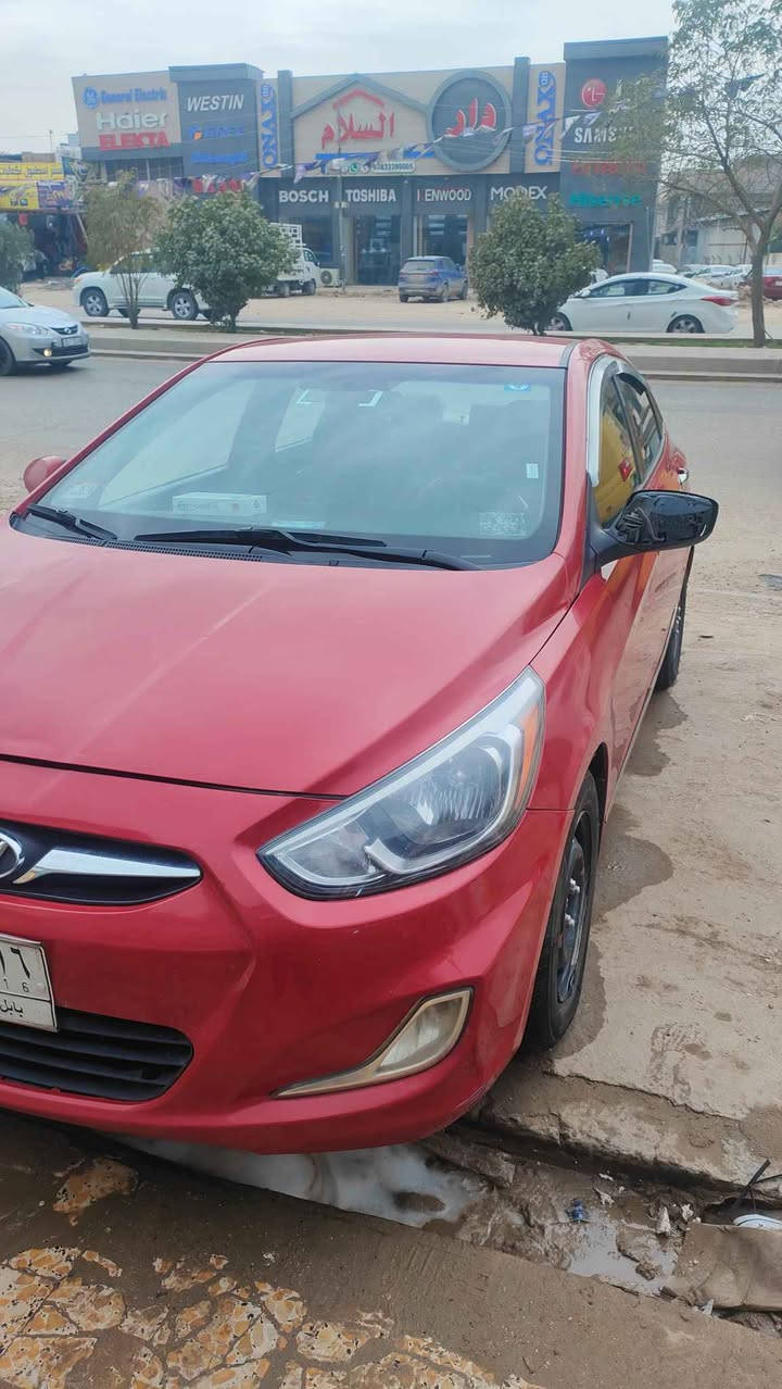 حادثها جالمغ خلفي وبيها جاملغ امامي مبدل عندي بالعراق يعني قطعتين .
محرك وكير وتبريد ودواخل مكفولات 

السعر 95 وبيها مجال 

سيارة كلش حلوه ونظيفة مال جناي 

مكاني حله قرب جامعة بابل 
رقمي *********** Singapore
