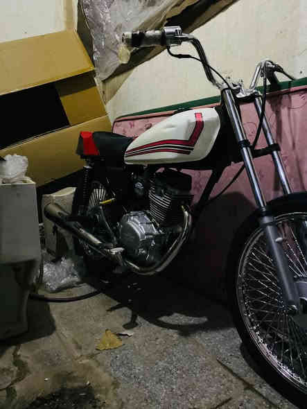 ￼سلام عليكم دراجه للبيع محرك تايكر 2024 دراجه خير من الله وانتو دا تشوفون نضافته يعني ما بيه نقص برغي ابدا دراجة مكفوله من كلشي اوراق اصولي ام البوري رفيع الدراجة معمره من توه شاصي مديل17 للاستفسار اتصال ع رقم الجوال *********** سعر 450وبيه مجال /الموقع بغداد قضاء المحموديه
