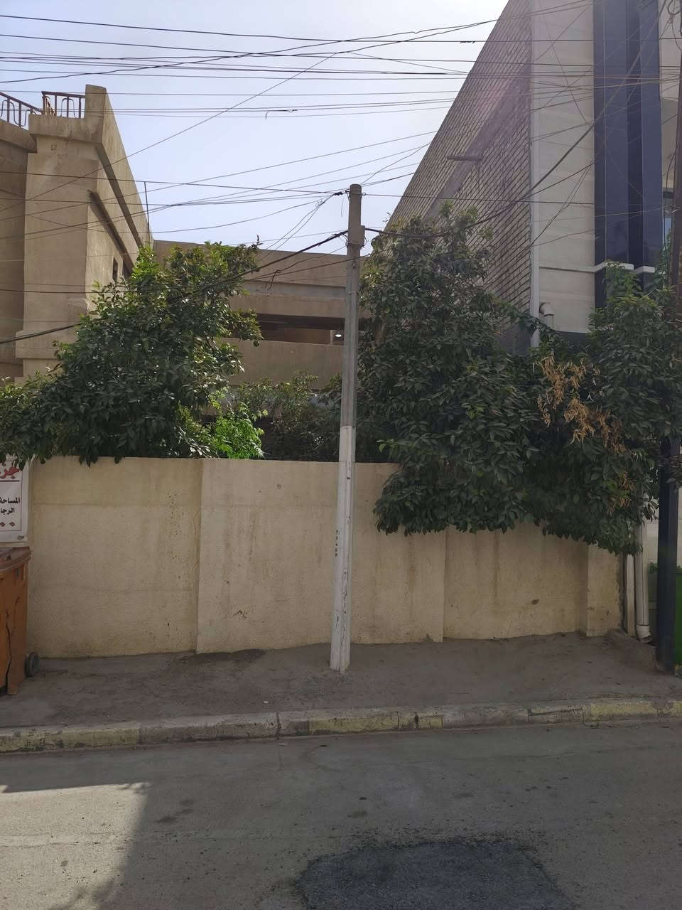 للبيع جزء من دار قطع بحي تونس السكني طابو سكني صرف وليس زراعي المساحه ١١٧ متر الواجهه ٥.٨٥ في ٢٠ متر للمربع الذهبي حاسبي حساب كاع ***********
