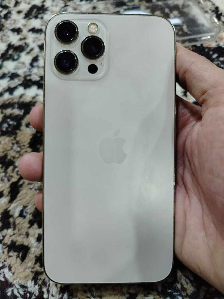 ايفون 12 برو ماكس
لون ذهبي 
بطارية 80 
مبدل شاشه 

السعر 300 المكان الحويجة الاتصال أو مراسله واتساب على الرقم ***********
