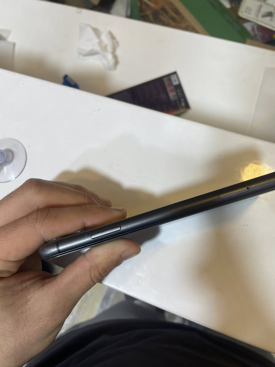 سلام عليكم   آيفون 11 عادي لون اسود ذاكره 128 مكفول من الفتح تفحصه وتروح بطاريه 76 كلشي شغال بي نت سيمكارت فيس ايدي اتصال سعر250 وبي مجال بغداد الغزاليه رقمي ***********
