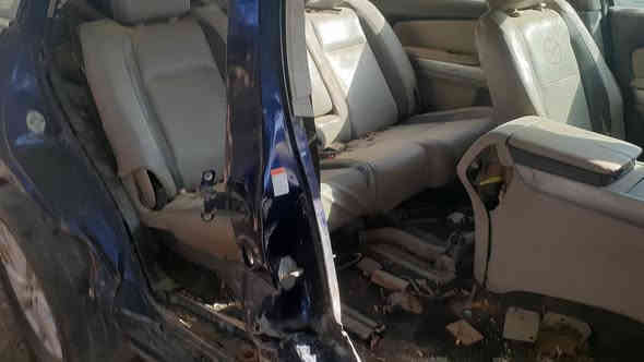 سلام عليكم 
مازده مودل ١١ بغداد مشروع وطني فول مواصفات تبريد قطعتين منفصل ابيعه على وضعه لعدم التفرغ نقص باب خلف الصظر سياره شغاله وتمشي *********** بي وتساب السغر ٤٥ مكان السياره بغداد شرطه الخامسه
