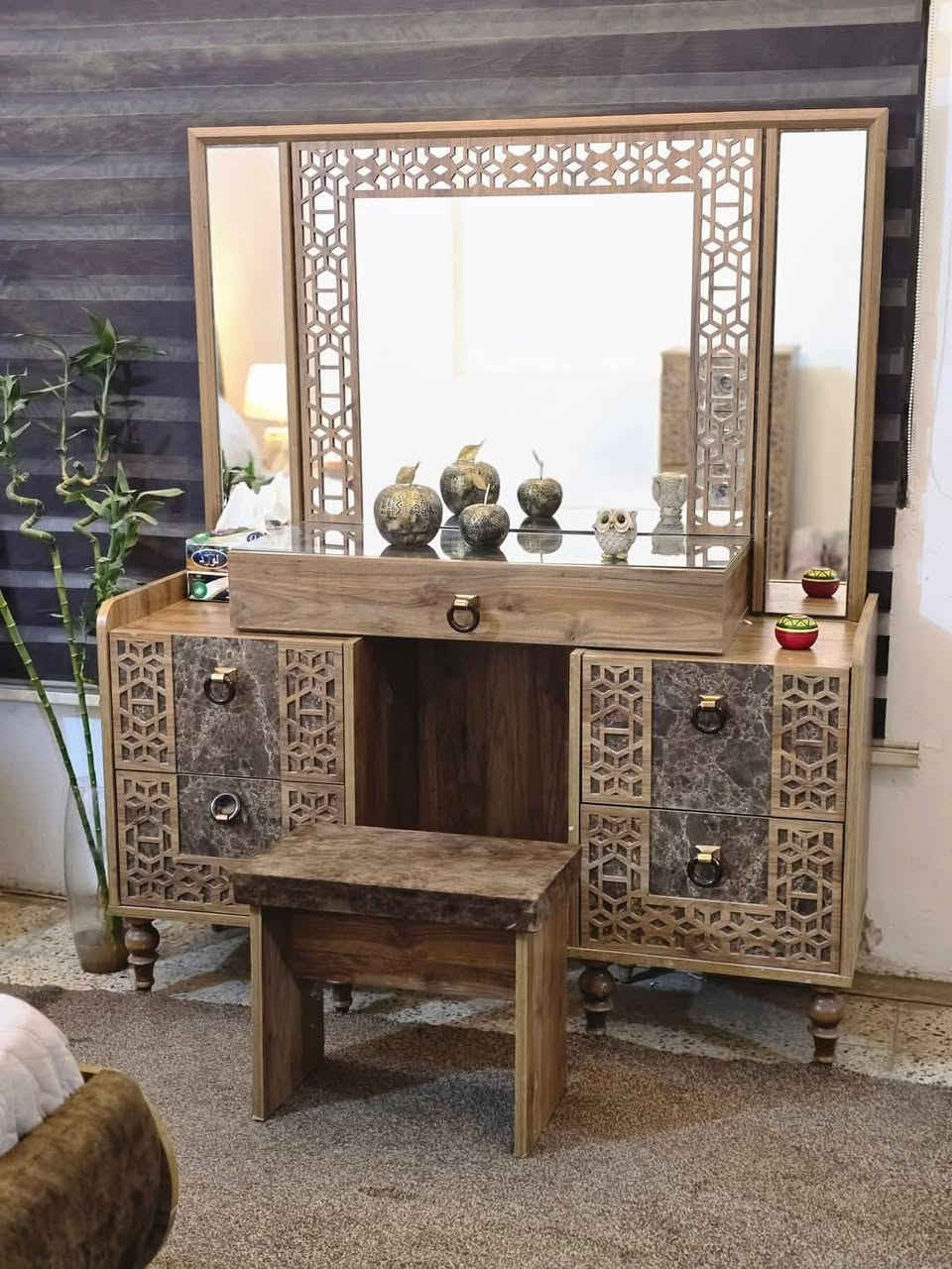 غرفة مودرن مستخدمة 9 قطع 
• تحتوي على ملحق اضافي مع الكنتور
• انارة داخلية بالسرير
• قواعد خشب زان 
• نظام برغي وچوي قفاله حديد يعني متتأثر بالفتح والشد
• نوعية الخشب قوي وثقيل 
غرفة قوية مو من الغرف العاديات والخفيفات 
العنوان بغداد المشتل 
ملاحظة// الغرفه تنفع للعرسان


**إذا كنت صاحب هذا الإعلان وتريد حذفه لأي سبب، رجاءا أرسل رسالة إلى الدعم الفني**