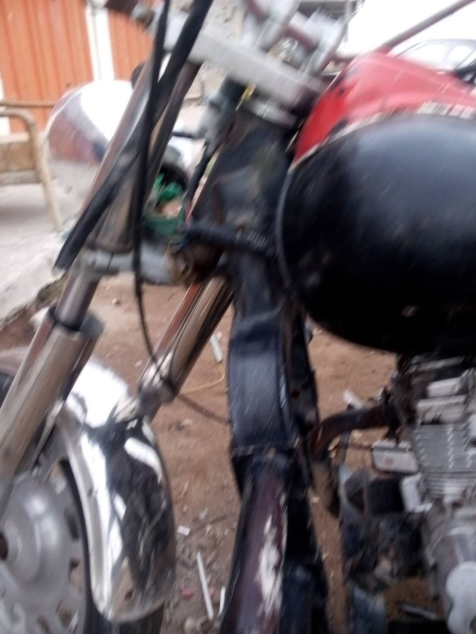 ستوته MTR بدون اوراق محرك نضيف بدي نضيف شاصي نضيف مابي اي لحيم اكسل ستوته مال شغل جاهزه عايزه باتري وضفيره اكفل اصوليات والسرقه مكان واسط الحفريه شراي يتصل سعر 500 وبي مجال ***********
