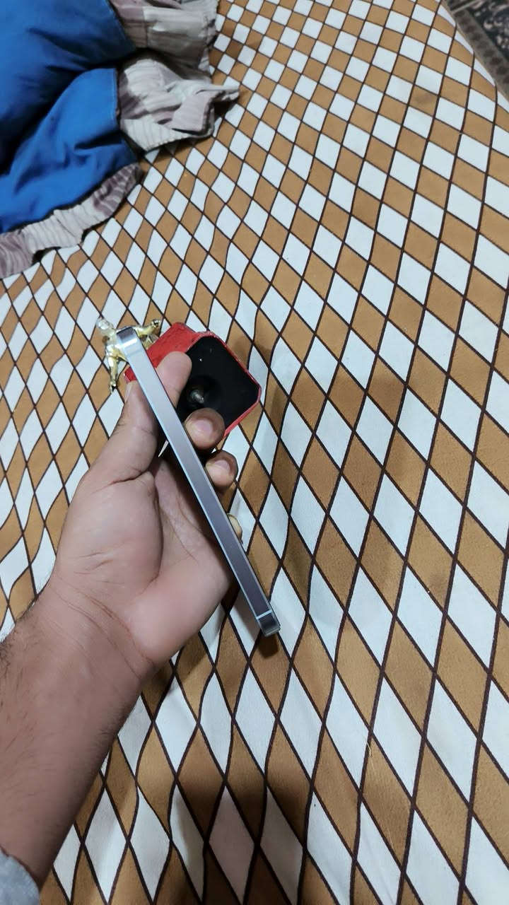 سلام. عليكم سامسونك A55  فايف جي ذاكره 256 جهاز كلش نضيف بدون ملحقات السعر 285 وبي مجال بسيط مكاني البصره مطيحه ***********
