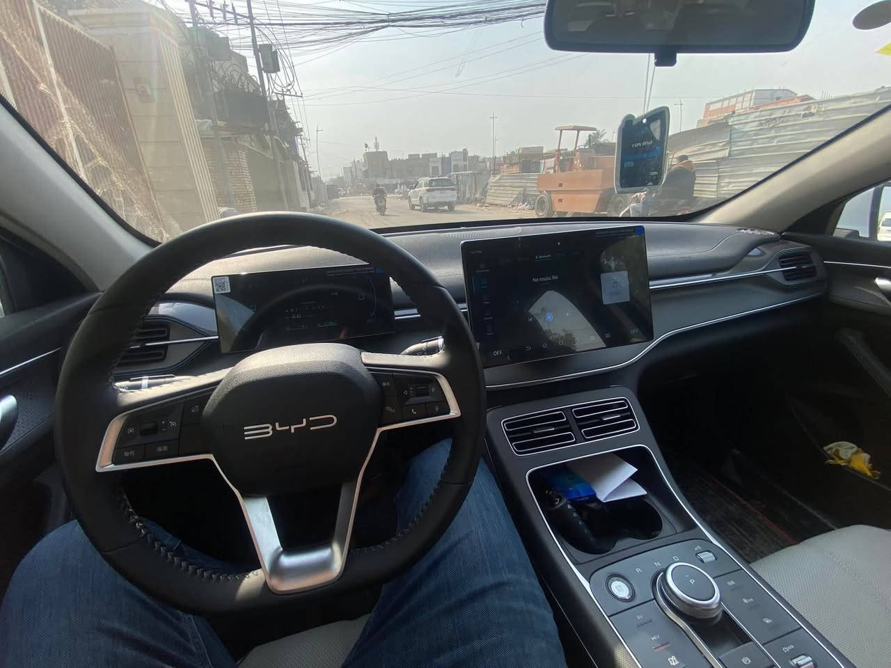 للبيع او مراوس سياره عاليه 18500 وبيها مجال كلش بسيط مكاني بغداد ***********
