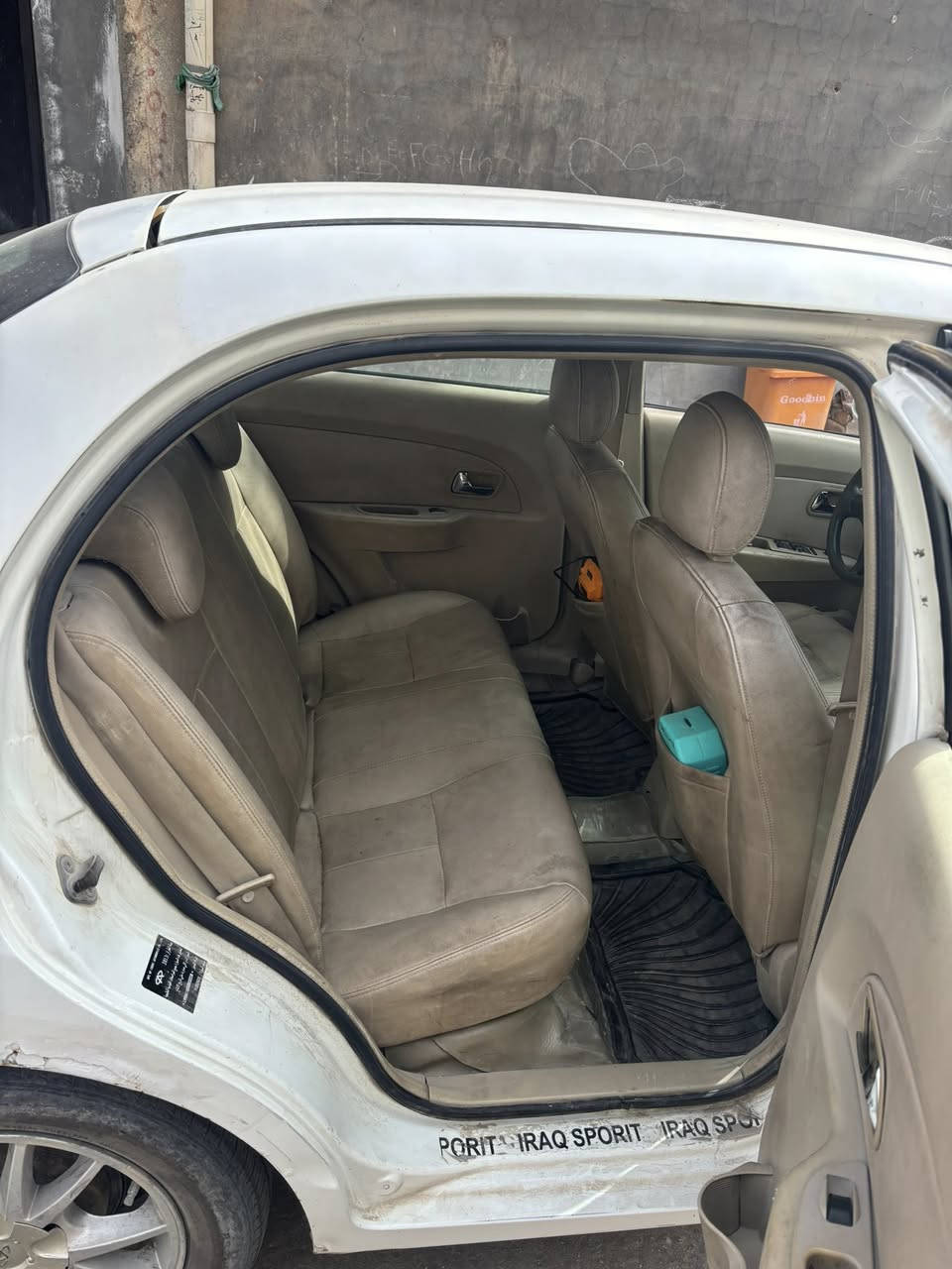 شيري فلاوين 2013  كير مكفول محرك محور بستم سيفيا يعني متعوج ولف اذا كطعت قايش المحرك بي خيط بخار مكان نجف السعر 25 للاستفسار *********** تخم تاير حداديه جديده
