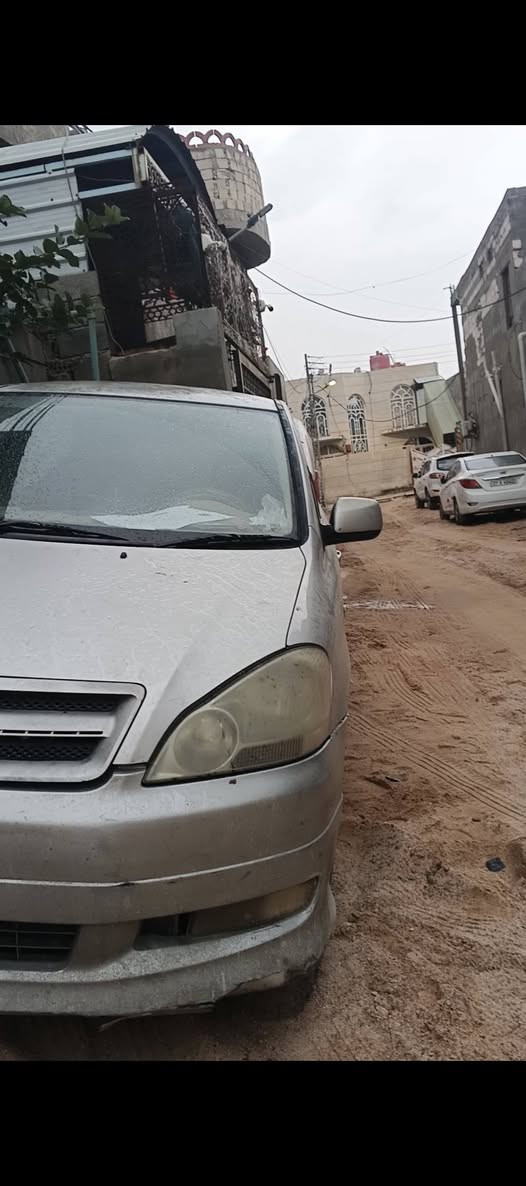 للبيع تويوتا ايبسوم موديل 2003 السياره نقصها بس تبريد وصدر امامي رايد عليها 90 وبيها مجال قليل مكانها البصره
تواصل واتساب 
***********
