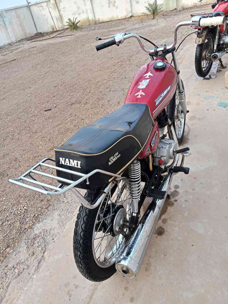 السلام عليكم دراجه للبيع اوراق بس اوراقها بيهن نقص مكينه لا تبخر ولا تنقص السعر 450 وبيها مجال قليل حك لجيه المكان ميسان صدر المجر الشراي يتفضل خاص او يتصل ***********
