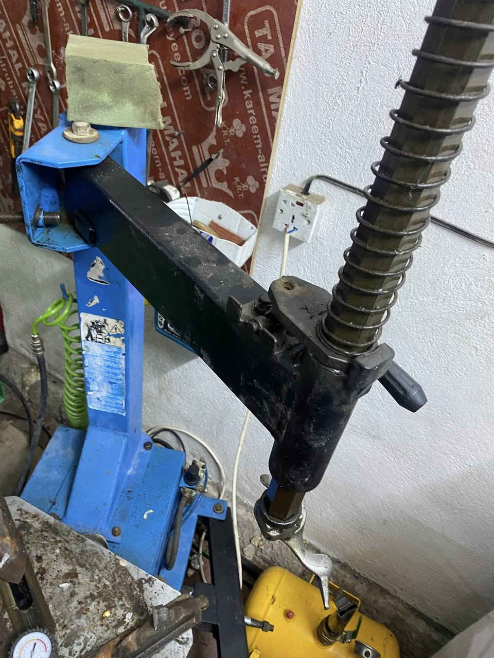 خالعه للبيع حجم ٢٢شغاله ونظيفه مكان بغداد الكرخ قرب تقاطع درويش ***********
