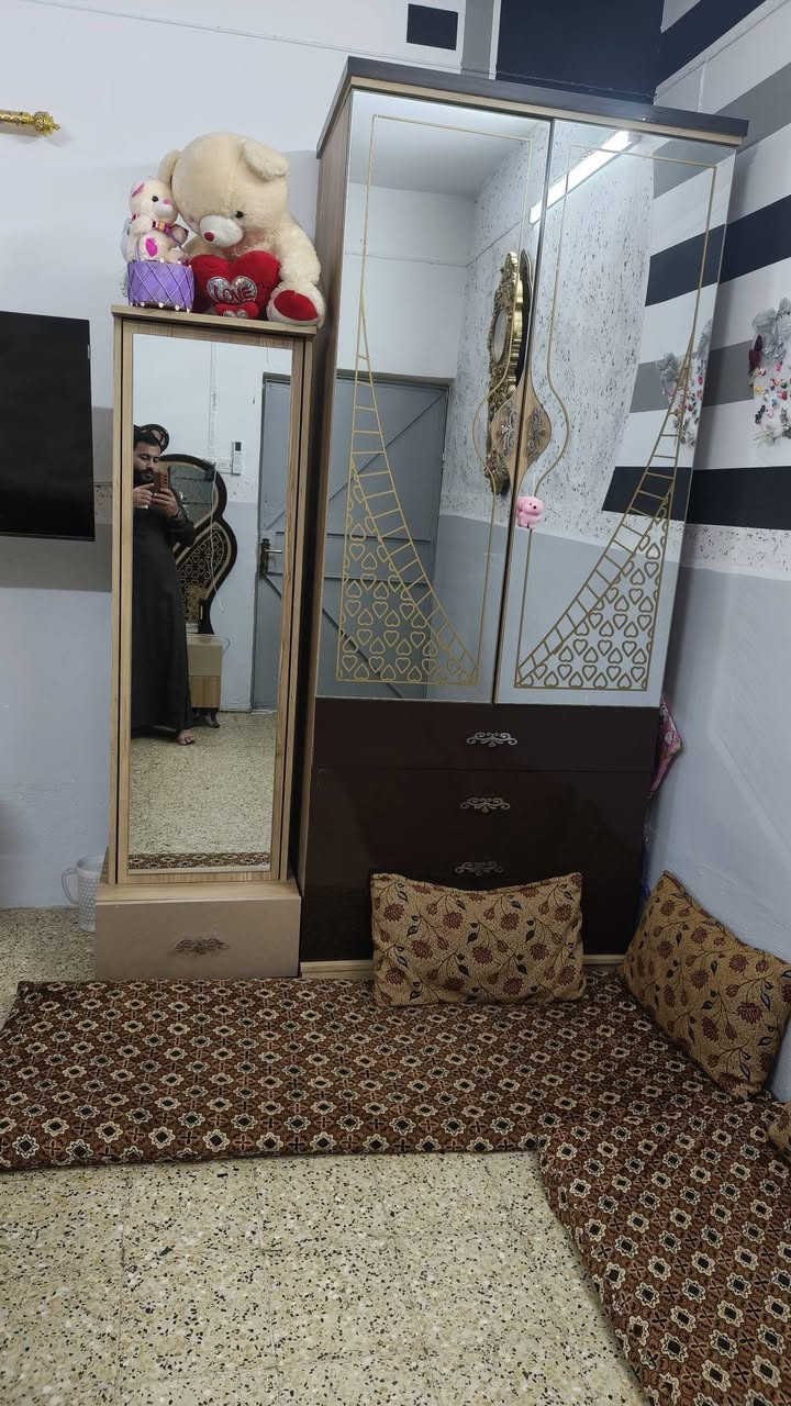 اخشاب ملكي 9قطع للبيع 
السعر مليون ونص 
والتواصل عل خط فقط 
***********وبي واتساب
