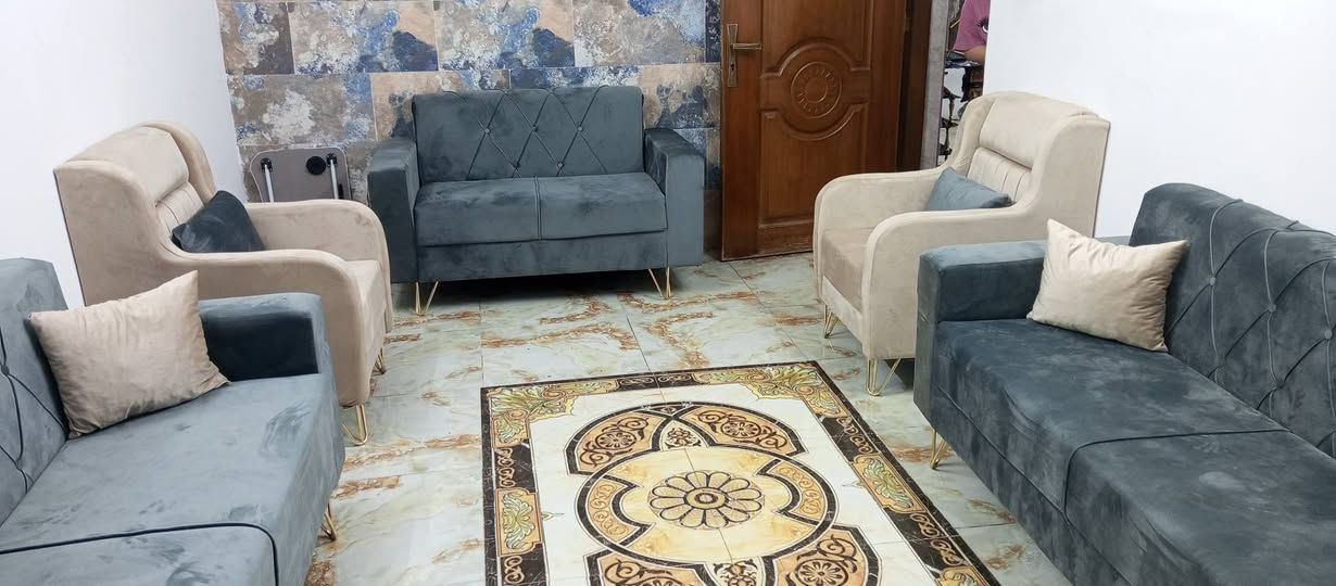 السلام عليكم تخم للبيع قبل 10ايام من اخذنا جديد 
300وبي مجال قليل عشر مقاعد
***********
