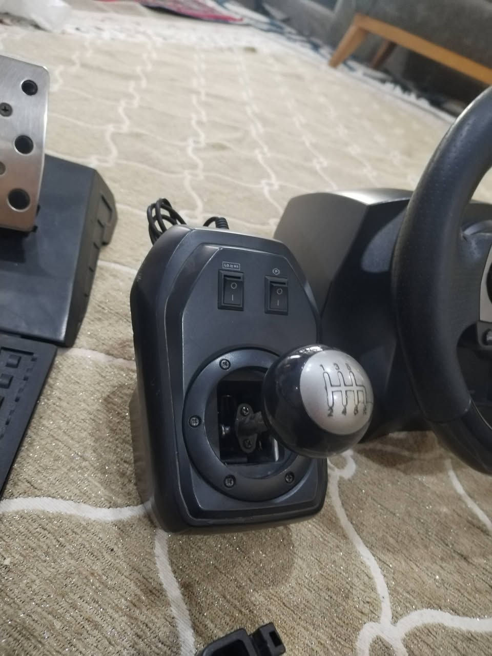 عجلة قيادة وناقل حركة PXN V9 مستعملة للبيع، مع الحامل (الستاند).
الجهاز مستعمل ولا يوجد فيه أي مشكلة، فقط (بدل السرعة اليدوي من الجهة اليمنى مفقود) كما هو واضح في الصور. أما دواسة البنزين فهي تعمل ولا يوجد فيها أي عطل، فقط مستهلكة قليلاً. وبالنسبة للحامل فهو أيضاً مستعمل ولا يوجد فيه أي مشكلة، ويمكنك تحريكه حسب رغبتك. ويعمل على الكمبيوتر وPlayStation 4 وPlayStation 3 وXbox One وXbox Series.

سعر عجلة القيادة والناقل: 75 ألف

سعر الحامل: 75 ألف

السعر مع بعض (نهائي): 140 ألف

ملاحظة: يرجى مشاهدة الصور للاطلاع أكثر على الحالة

للطلب يرجى إرسال رسالة 🤍✨


**إذا كنت صاحب هذا الإعلان وتريد حذفه لأي سبب، رجاءا أرسل رسالة إلى الدعم الفني**