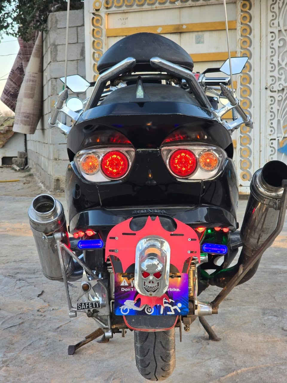 سلام عليكم
للبيع للبيع 

فورزه 08 كرستال عمي بلاد فول تزويد سعرها 14 ورقه والتفاصل اكثر خاص تواصل رقم هذا بي واتساب ***********
