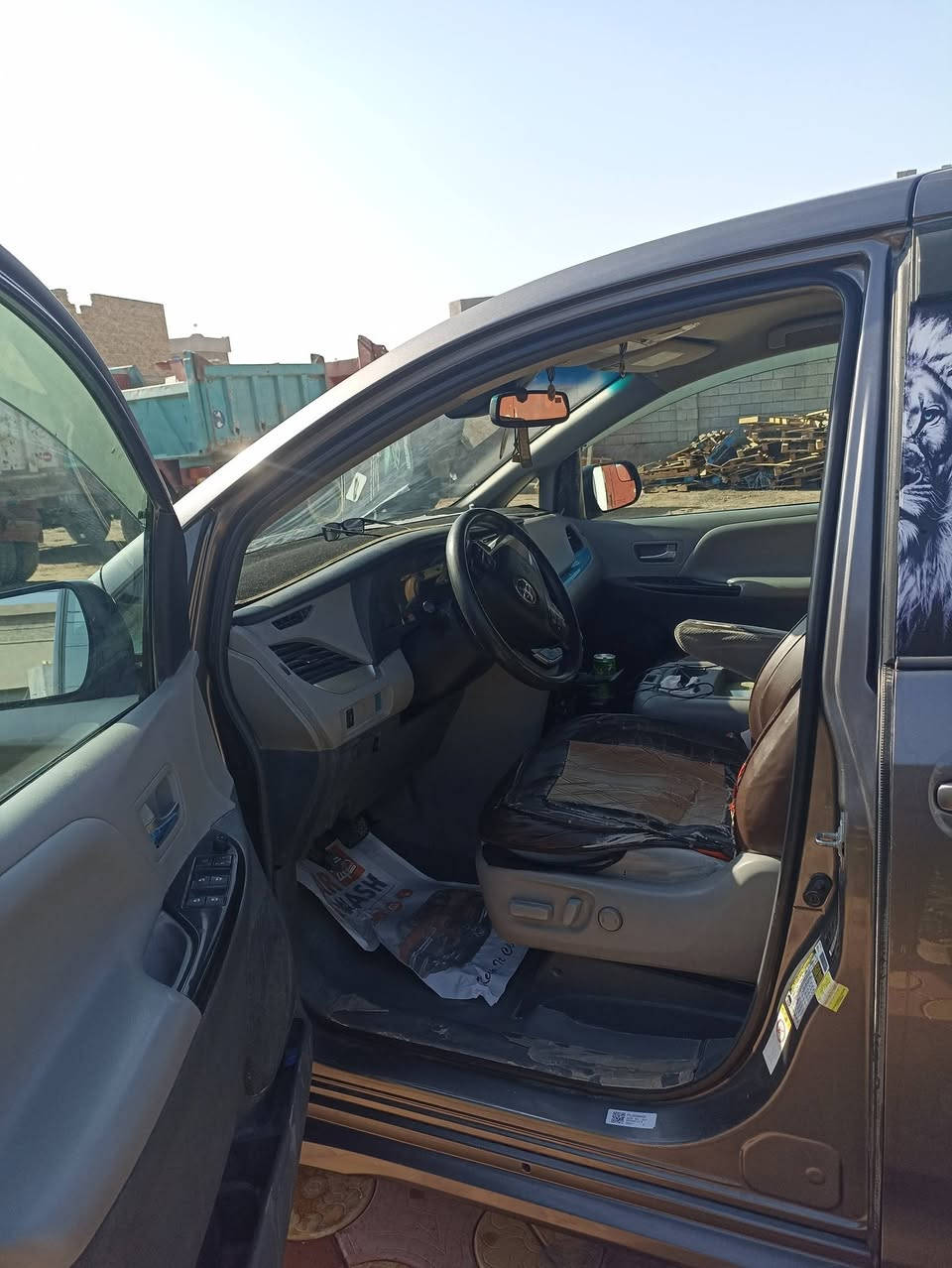 سلام عليكم تويوتا سينا لبيع سنويه جديده تخم تاير جديد فول فول بصمه سليت كشن كهربائي موديل٢٠١٨
سعر ٢١٥ وبيها مجال اتصال ع هذا الرقم
***********
