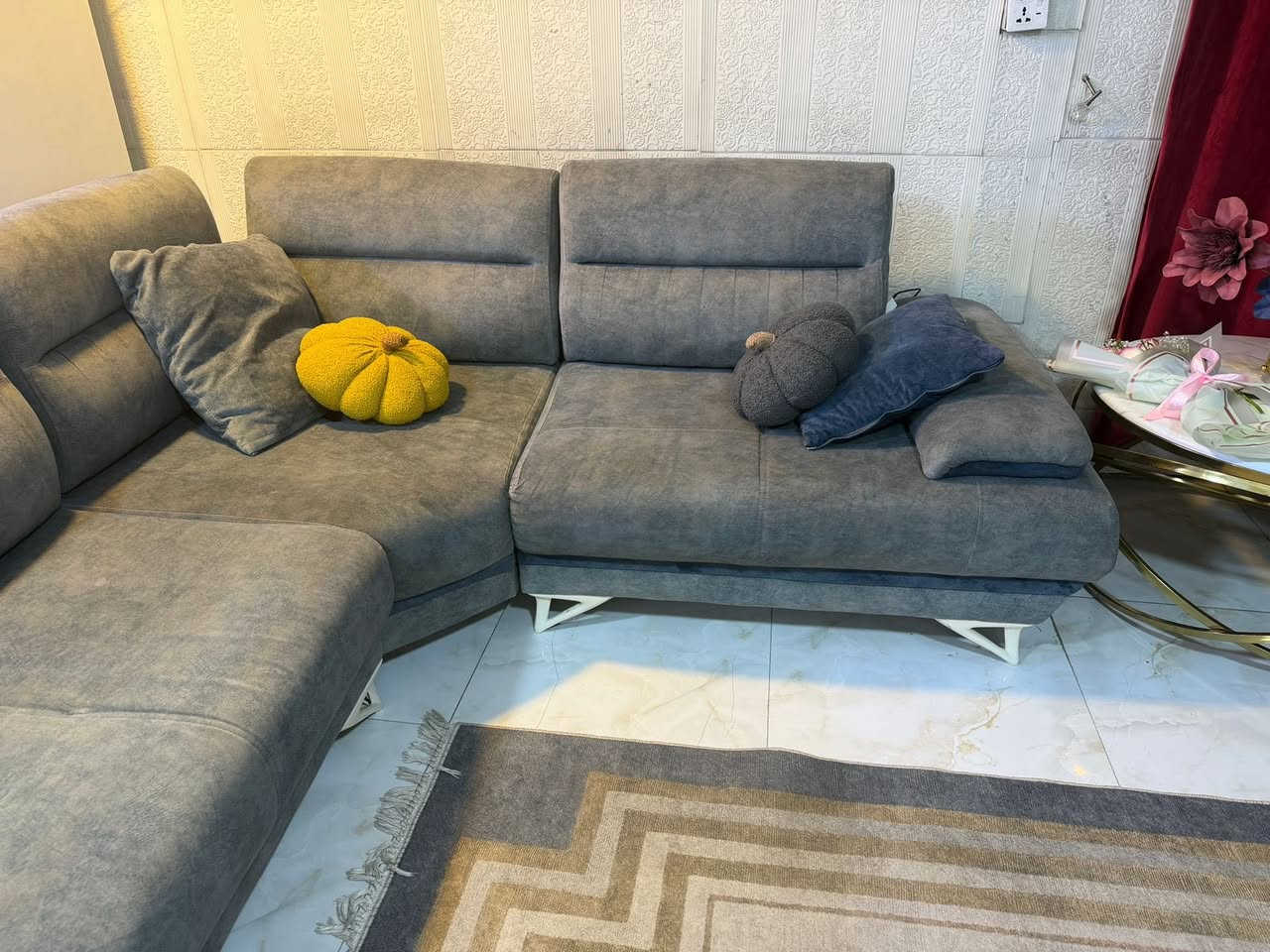 السلام عليكم  
اخوتي عندي هذا التخم رايده ب 350 وبي مجال بي اضرار بسيطه  كلش بصراحه تخم راقي ويصير سرير هم وشي مرتب الي يحب يتواصل هذا رقمي 
***********
