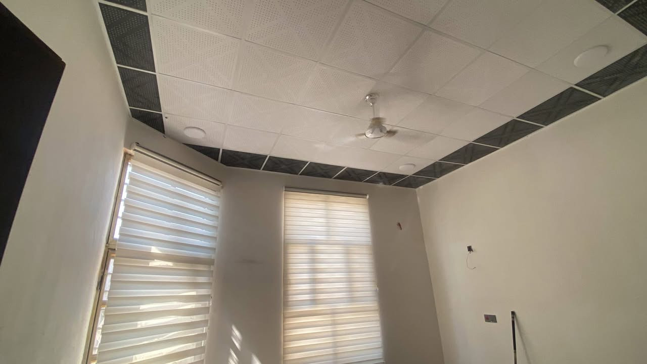 دار للبيع طابو زراعي التنومه كردلان حي الخضراء 153 متر موقع كلش حلو كلشي قريب عليك غرفتين نوم وصالة كبيره حمامين مطبخ ديوانية كراج سياره  شارع 8 متر 
السعر 120 او بي مجال الاستفسار ***********
